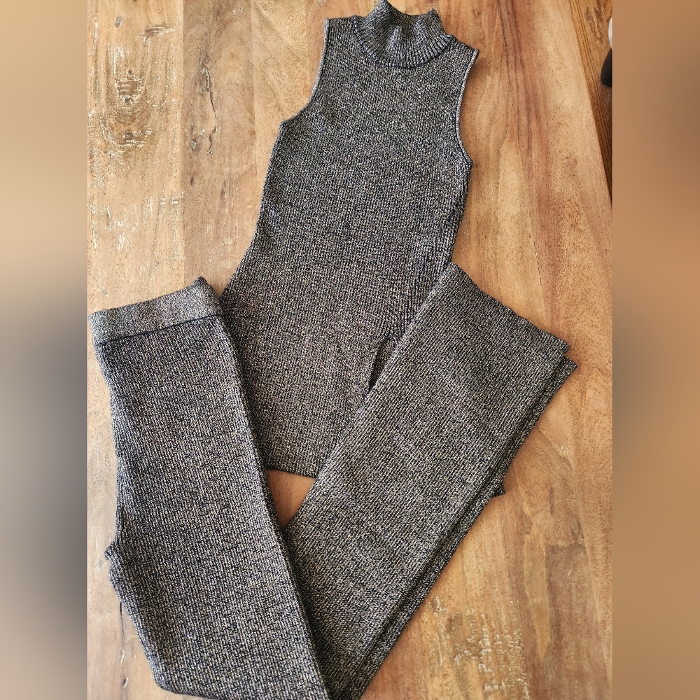 House Of Harlow 1960 Knit Set Sleeveless Mock Tunic & Flare Pants Blk & Gold S - Picture 3 of 16